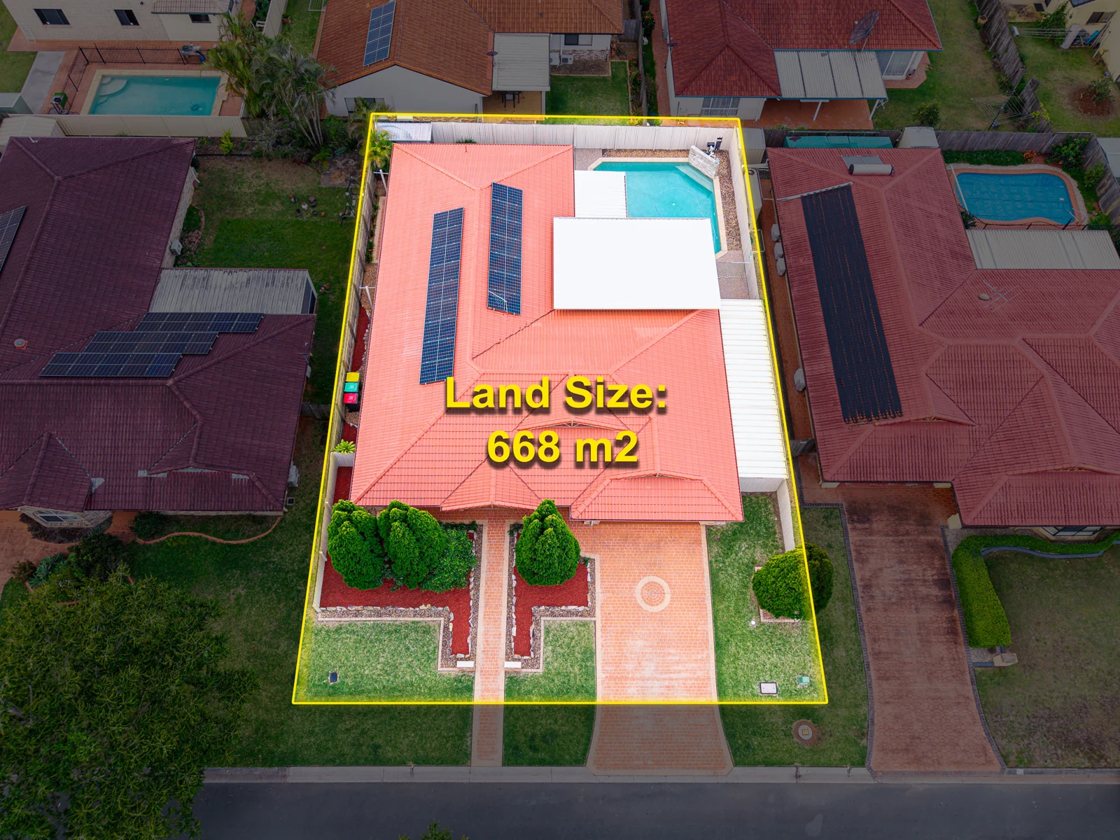 Aerial view of the 668m² block at 27 Greenhaven Crescent, Kuraby