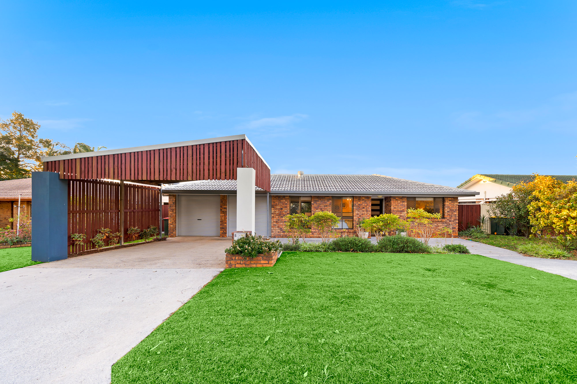6 Colvillea Street, Eight Mile Plains sold by Junaid Ally