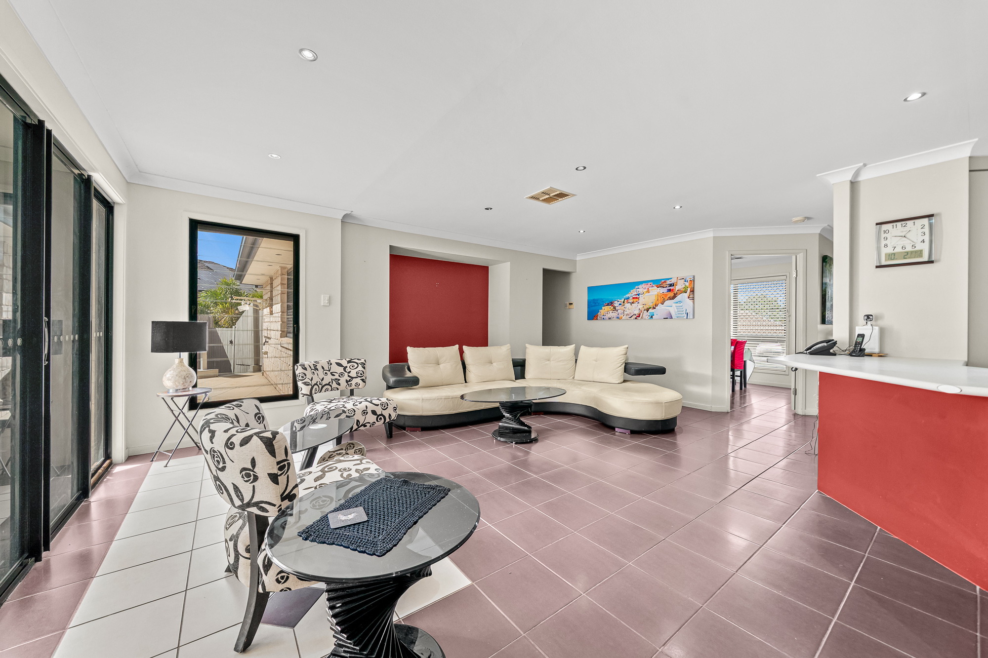 Living area connecting the home at 25 Keith Street, Kuraby