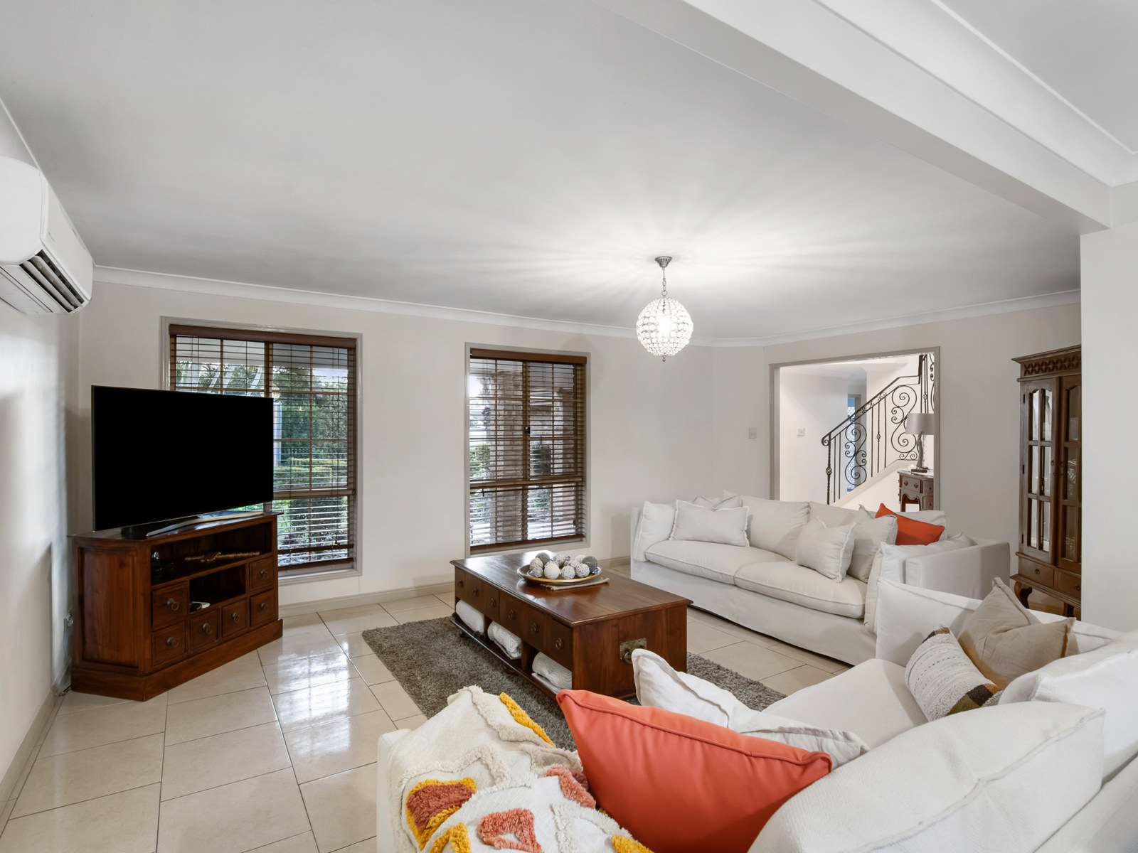 Formal lounge